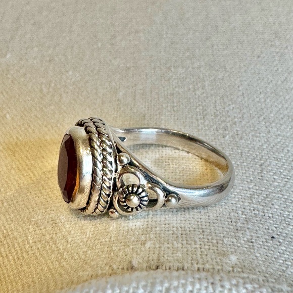 ARYO 925 STERLING SILVER AND NATURAL OVAL RUBY RING - Picture 4 of 8